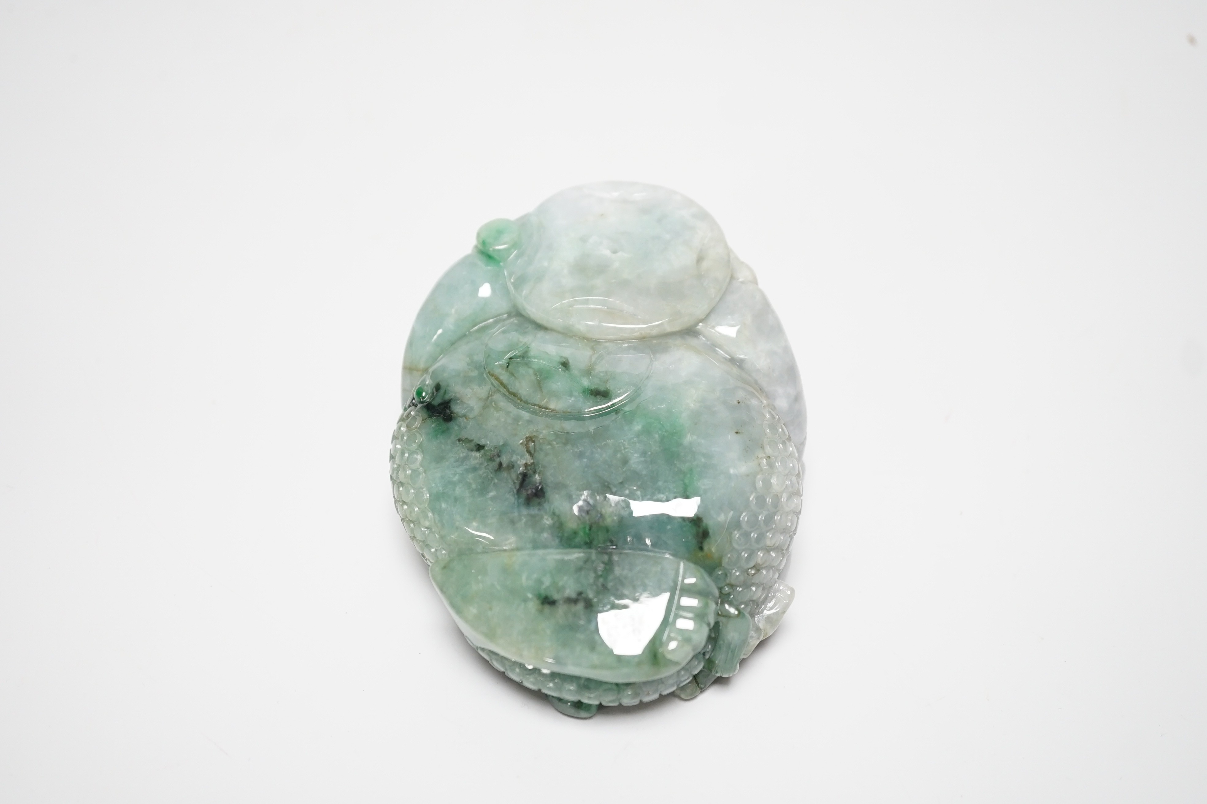 A Chinese jadeite carving of a toad, 10cm long